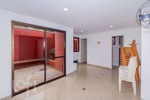 Image 39 - 866636