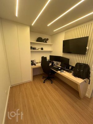 Image 11 - 866657
