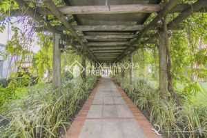 Image 30 - 866660