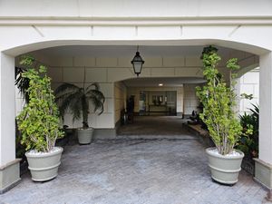 Image 15 - 866663