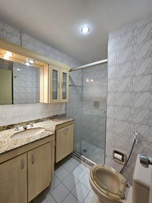 Image 11 - 866663