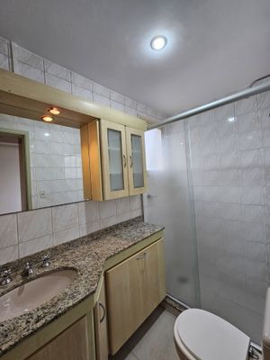 Image 14 - 866663