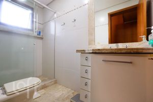 Image 15 - 866679