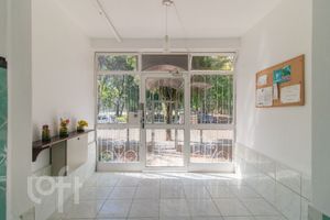 Image 19 - 866698