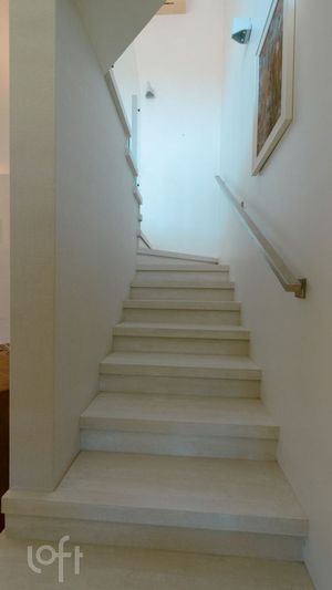 Image 10 - 866705