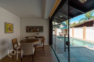 Image 1 - 866705