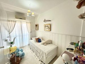 Image 12 - 866730