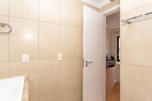 Image 10 - 866773