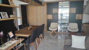 Image 11 - 866777