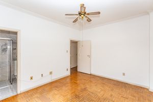 Image 11 - 866800