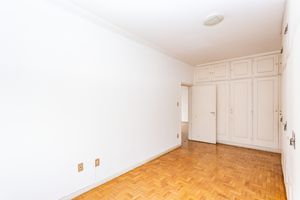 Image 18 - 866800