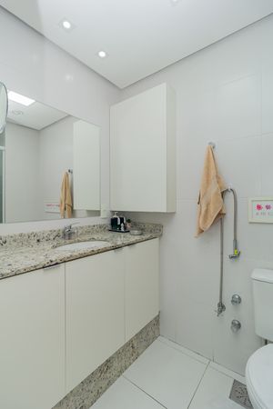 Image 17 - 866801
