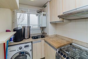Image 16 - 866809