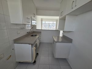 Image 8 - 866824