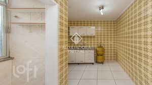 Image 10 - 866856