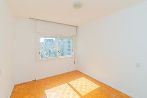 Image 10 - 866872