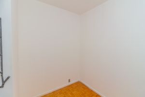 Image 35 - 866872