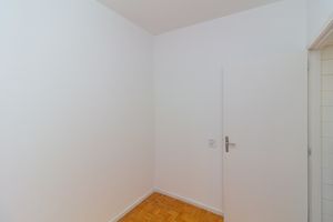 Image 38 - 866872
