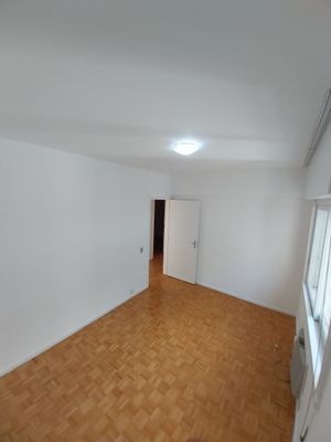 Image 7 - 866872