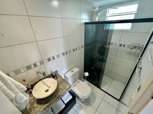 Image 12 - 866956