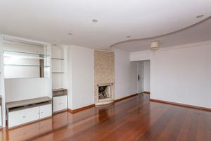 Image 8 - 866988