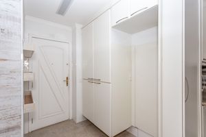 Image 62 - 866988