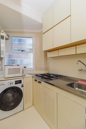 Image 11 - 866991