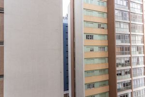 Image 10 - 866997
