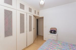 Image 19 - 866997