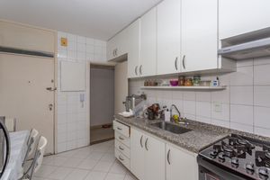 Image 28 - 866997