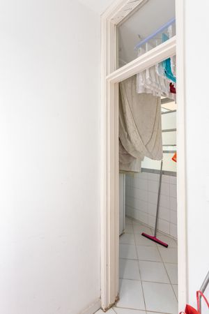 Image 37 - 866997