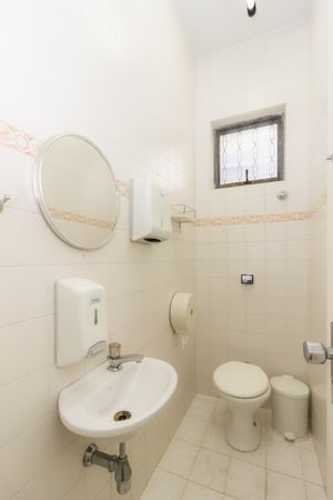 Image 31 - 867007
