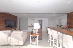 Image 33 - 867018