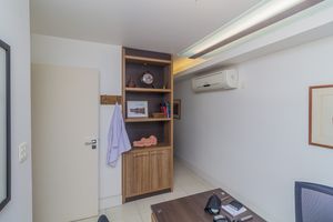 Image 4 - 867019