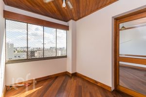 Image 10 - 867075