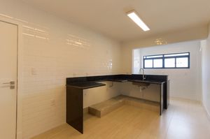 Image 17 - 867132