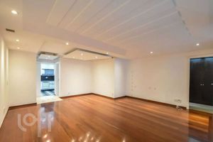 Image 4 - 867184