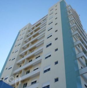 Image 8 - 867205