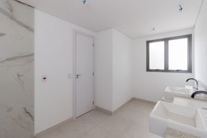 Image 32 - 867252