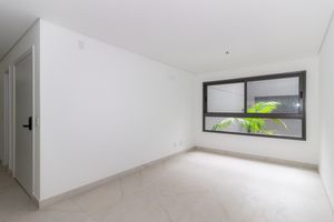 Image 42 - 867252