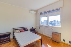 Image 17 - 867335