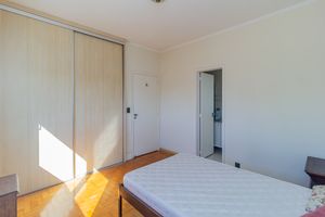 Image 19 - 867335