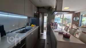 Image 10 - 867351