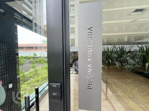 Image 15 - 867404