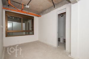 Image 17 - 867495