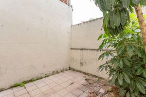 Image 35 - 867658