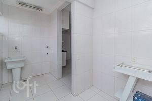 Image 13 - 867662