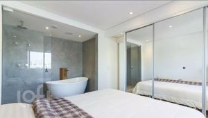 Image 10 - 867668