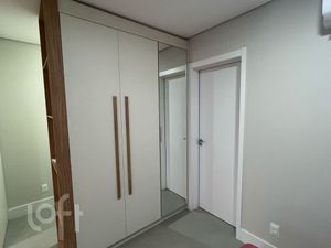 Image 10 - 867778