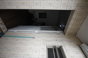 Image 40 - 867865